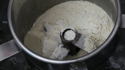如何改善大豆分離蛋白的可溶性、分散性、乳化性?